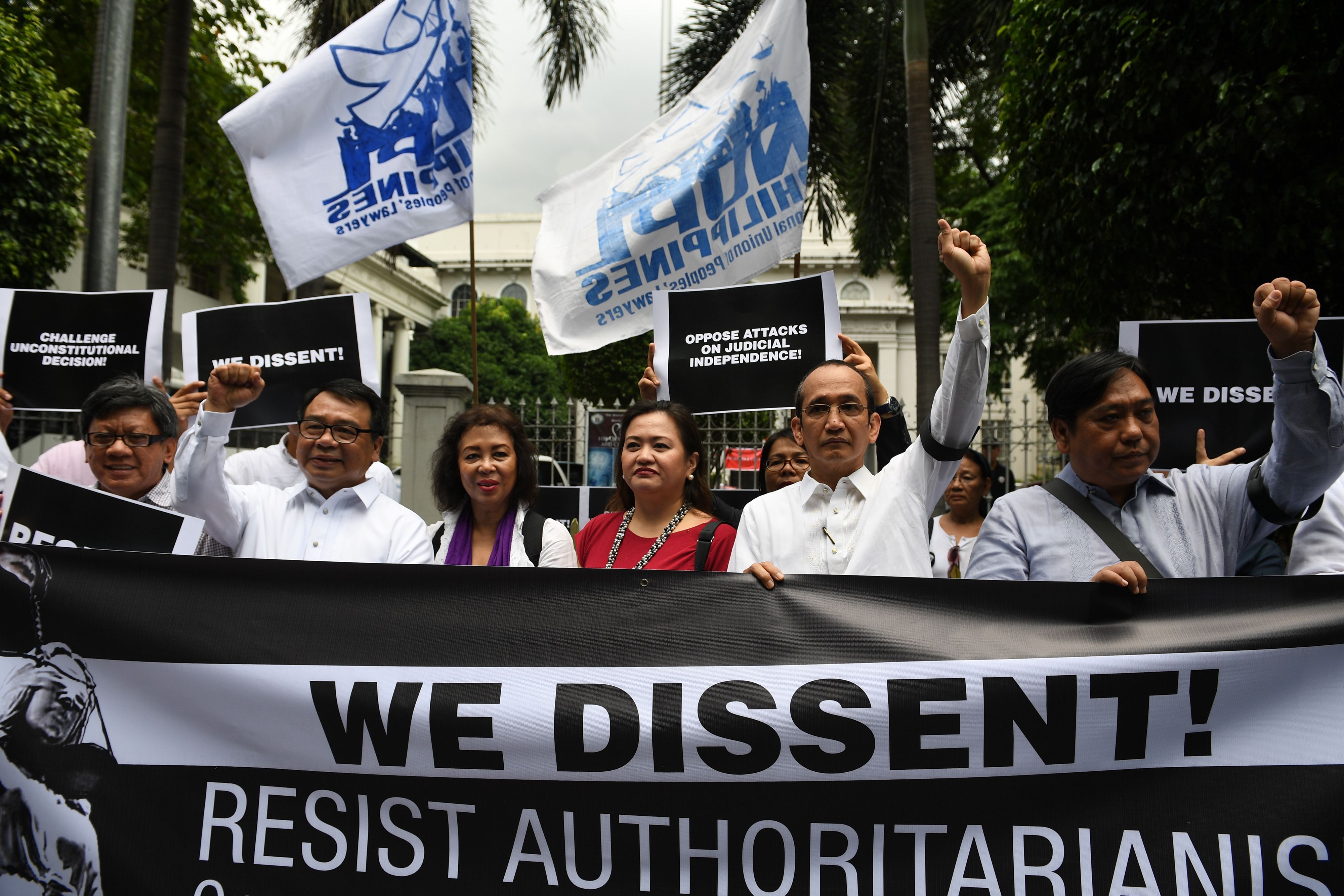 مظاهرات فى الفلبين احتجاجا على عزل رئيسة المحكمة العليا