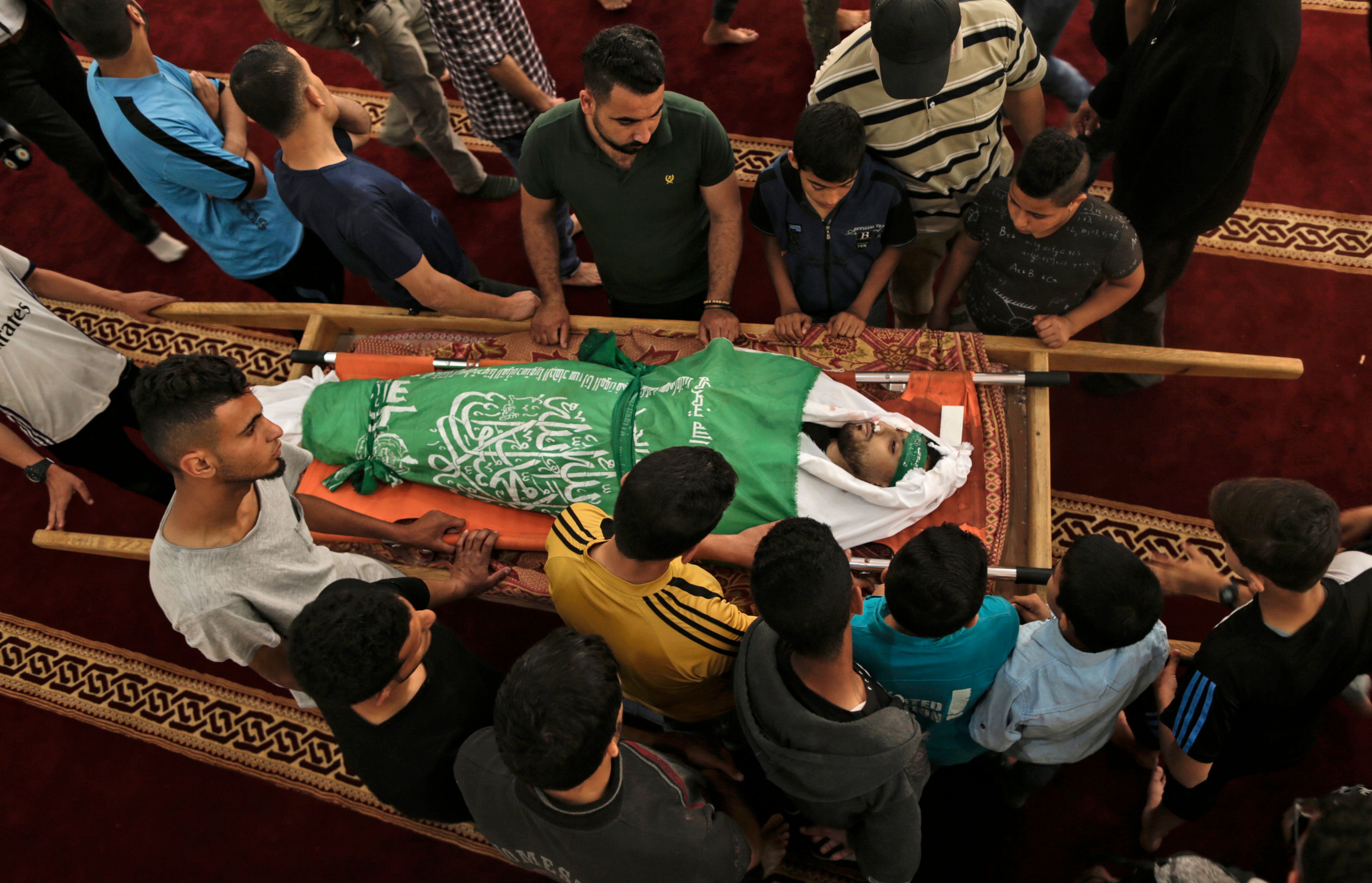  تشييع جثمان فلسطينى 
