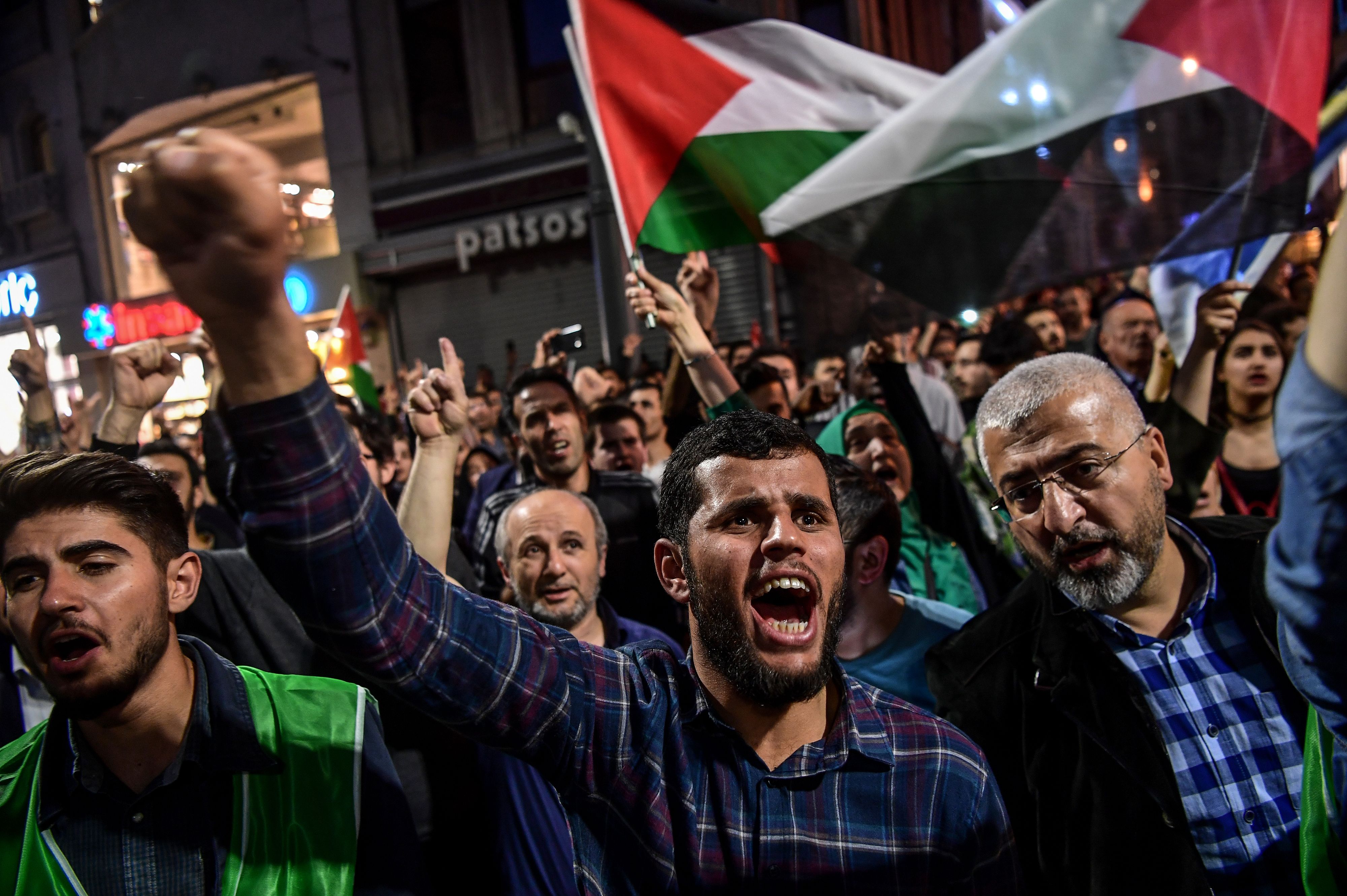مسيرة تضامنية مع فلسطين