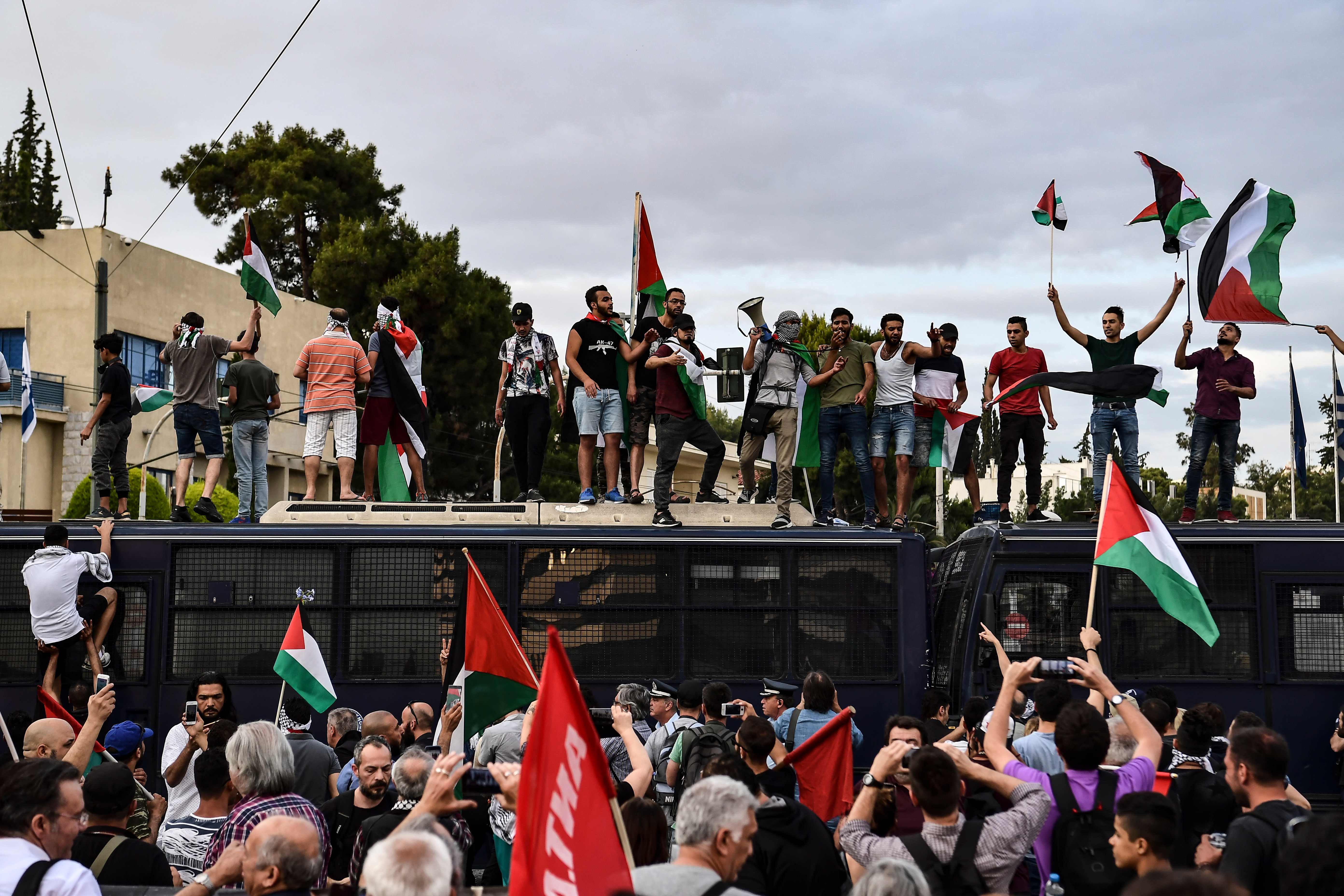 تظاهرات تضامنية مع فلسطين فى اليونان تظاهرات تضامنية مع فلسطين فى اليونان