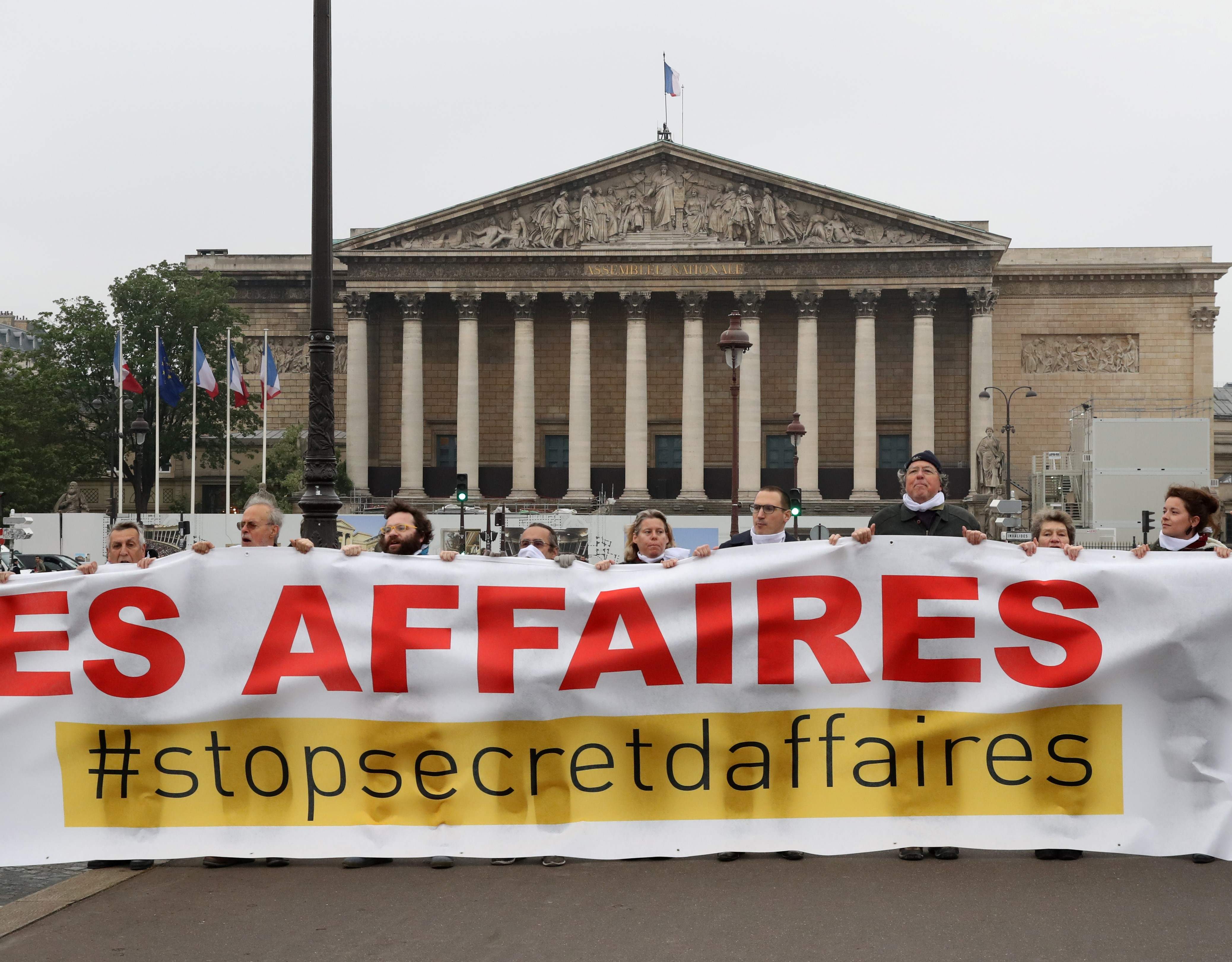 مظاهرات فى فرنسا ضد مشروع قانون السر التجارى