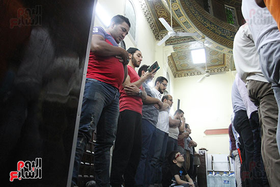 صور صلاة التراويح بمسجد مصطفى محمود (26)