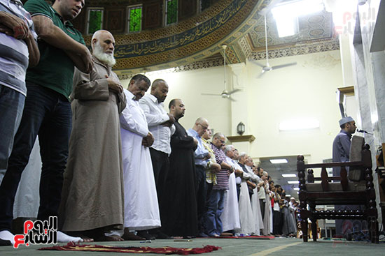 صور صلاة التراويح بمسجد مصطفى محمود (16)