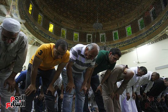 صور صلاة التراويح بمسجد مصطفى محمود (18)