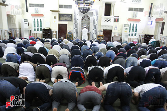 صور صلاة التراويح بمسجد مصطفى محمود (2)