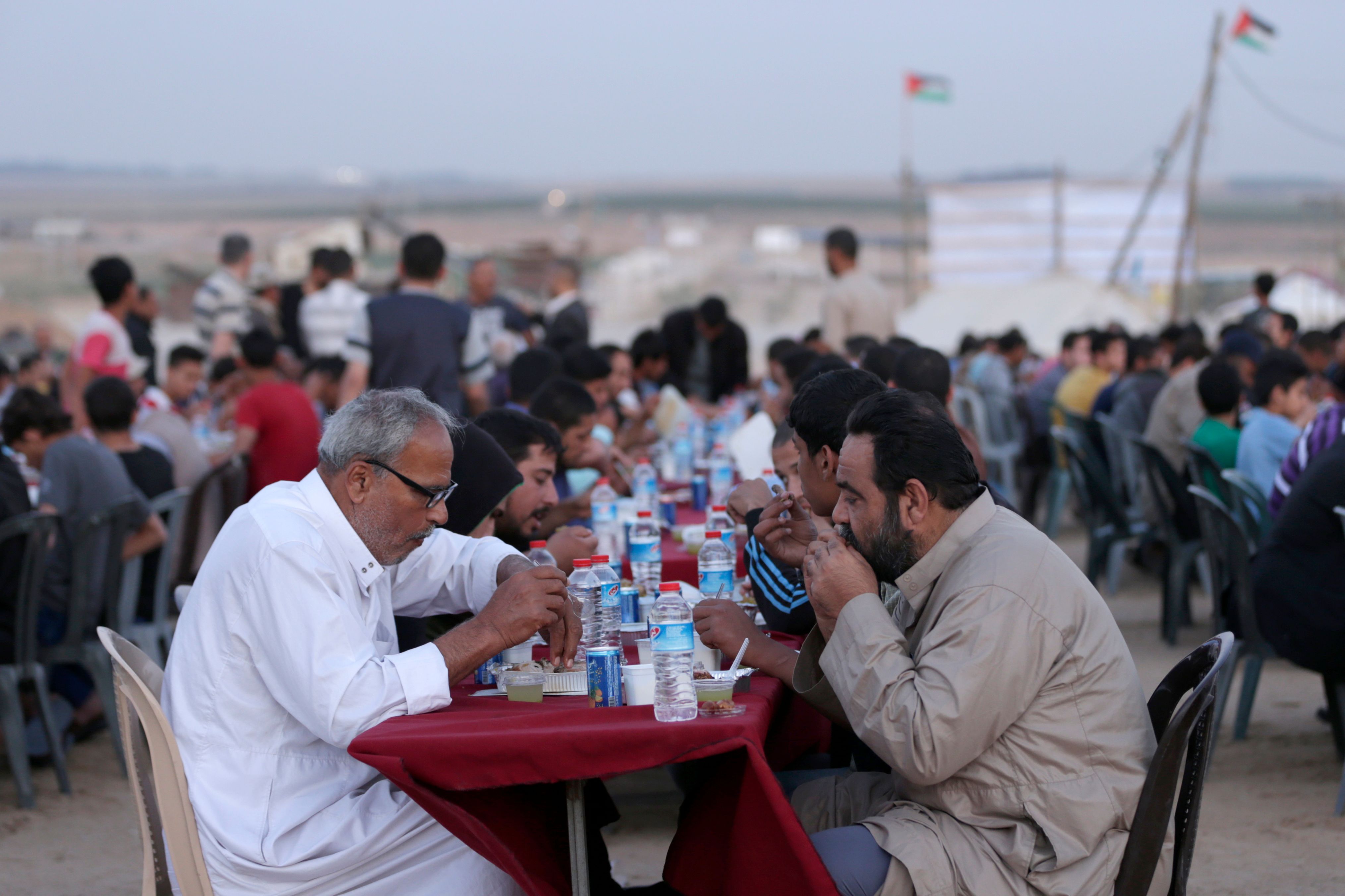 الفطار الجماعي الفطار الجماعي