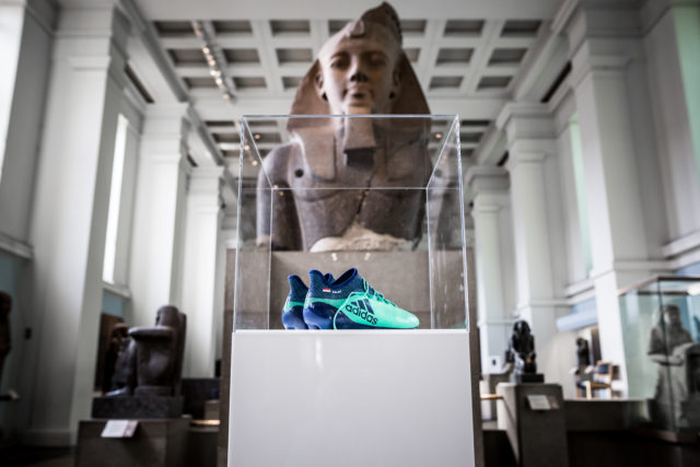 حذاء محمد صلاح فى المتحف البريطاني