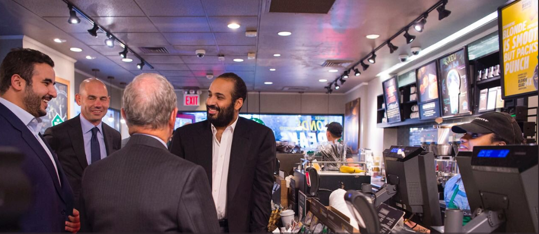 الأمير محمد بن سلمان بأحد مقاهى نيويورك