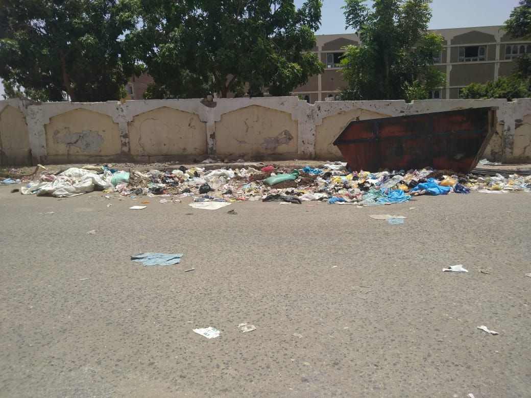 القمامة بشوارع أسوان
