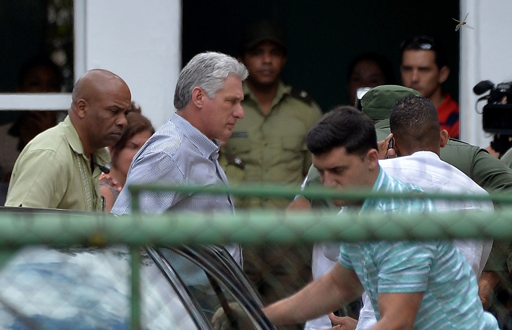 الرئيس الكوبى ميجيل دياز كانيل بمعهد الطب الشرعى