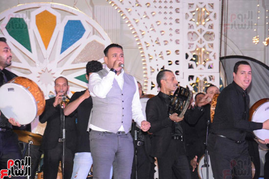 محمود الليثى يتألق بأغانيه الشعبية فى خيمة سهراية (4)