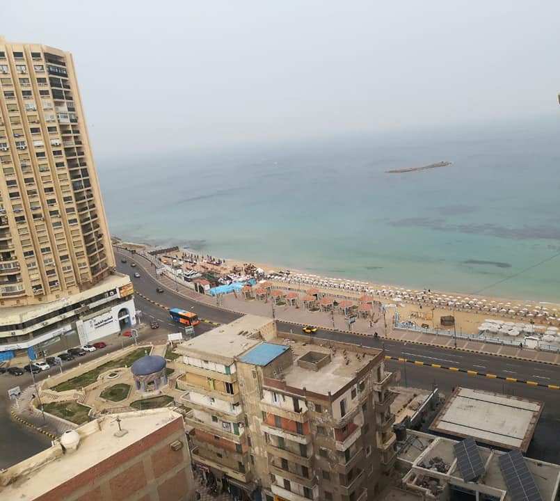  أحد الشواطئ الخاصة بالاسكندرية