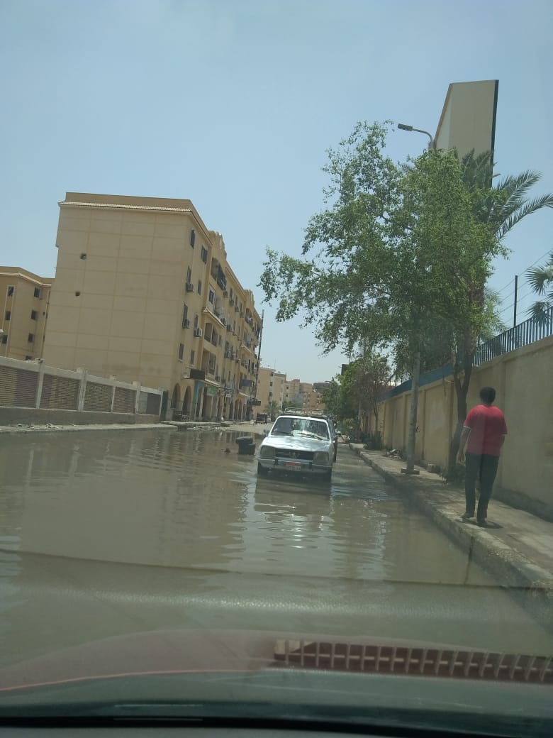 شوارع أسوان تغرق في مياه الصرف الصحى