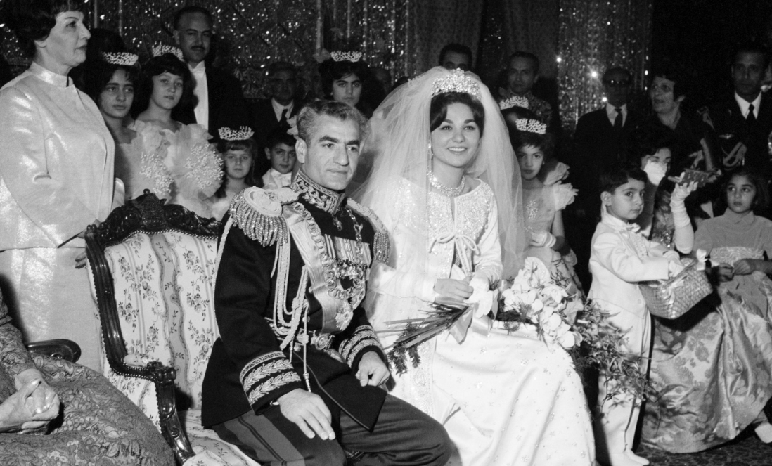 شاه إيران محمد رضا بهلوى وزوجته الثالثة فرح ديبيا عام 1959