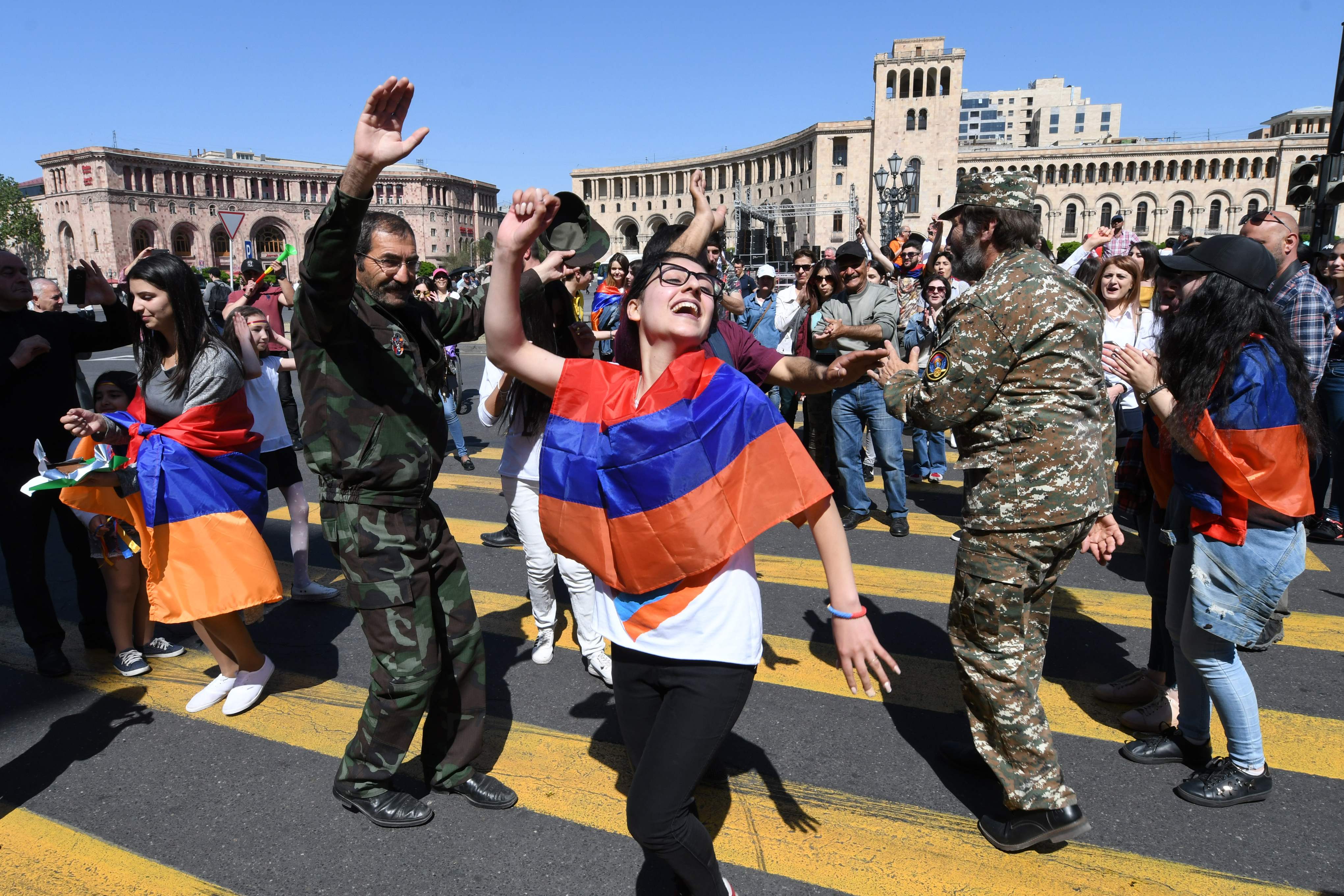 المعارضة الأرمينية تعلن العصيان المدنى