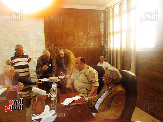 اجتماع محافظ شمال سيناء (4)