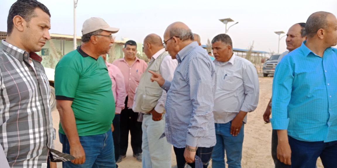 وزير الزراعة يتفقد أعمال مزرعة الـ 20 ألف فدان بغرب  المنيا  (6)