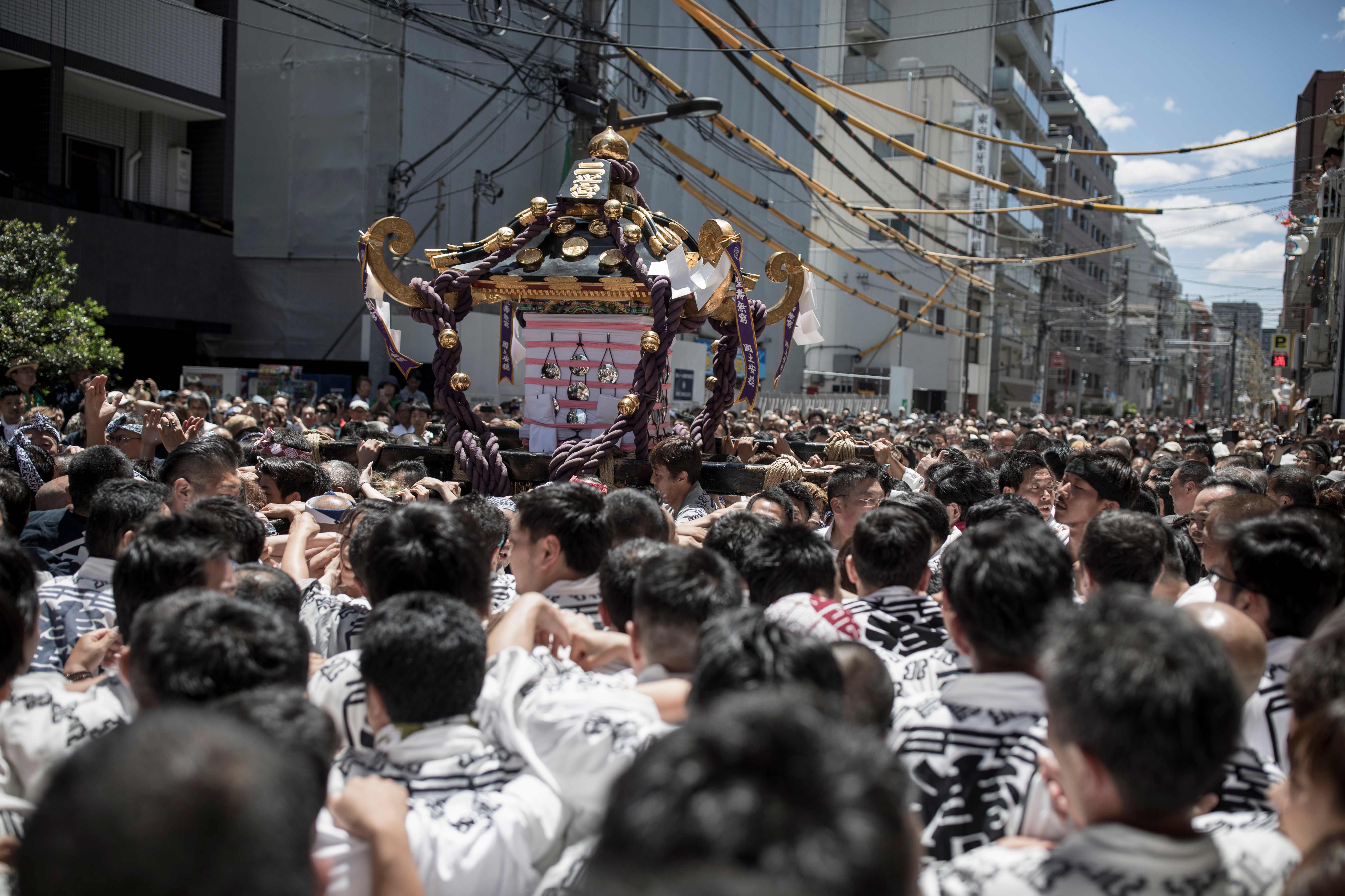 الشنتو اليابانية تحتفل بمهرجان الأضرحة الثلاثة