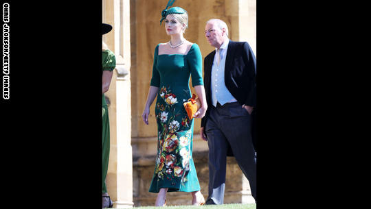 وصول كيتى سبينسر حفل الزفاف الملكى بفستانها الأخضر