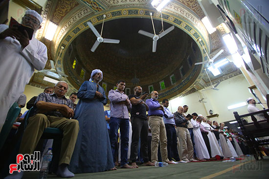 صور صلاة التراويح من مسجد مصطفى محمود  (11)