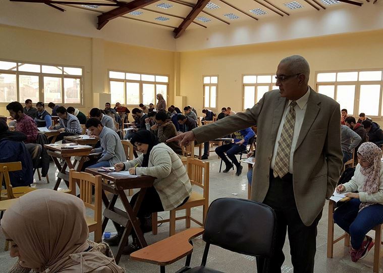 130 ألف طالب يؤدون بإمتحانات الفصل الدراسى الثانى بجامعة المنصورة  (1)