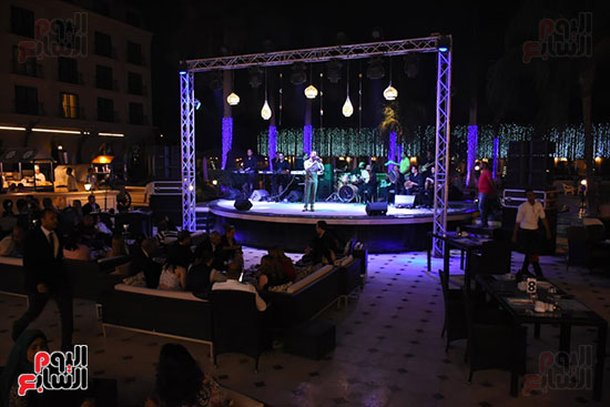 .. محمد رشاد يتألق فى حفل أحد الخيام بفندق بمصر الجديدة فى حضور عاصى الحلانى   (4)