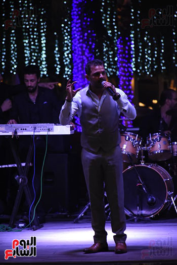 .. محمد رشاد يتألق فى حفل أحد الخيام بفندق بمصر الجديدة فى حضور عاصى الحلانى   (16)
