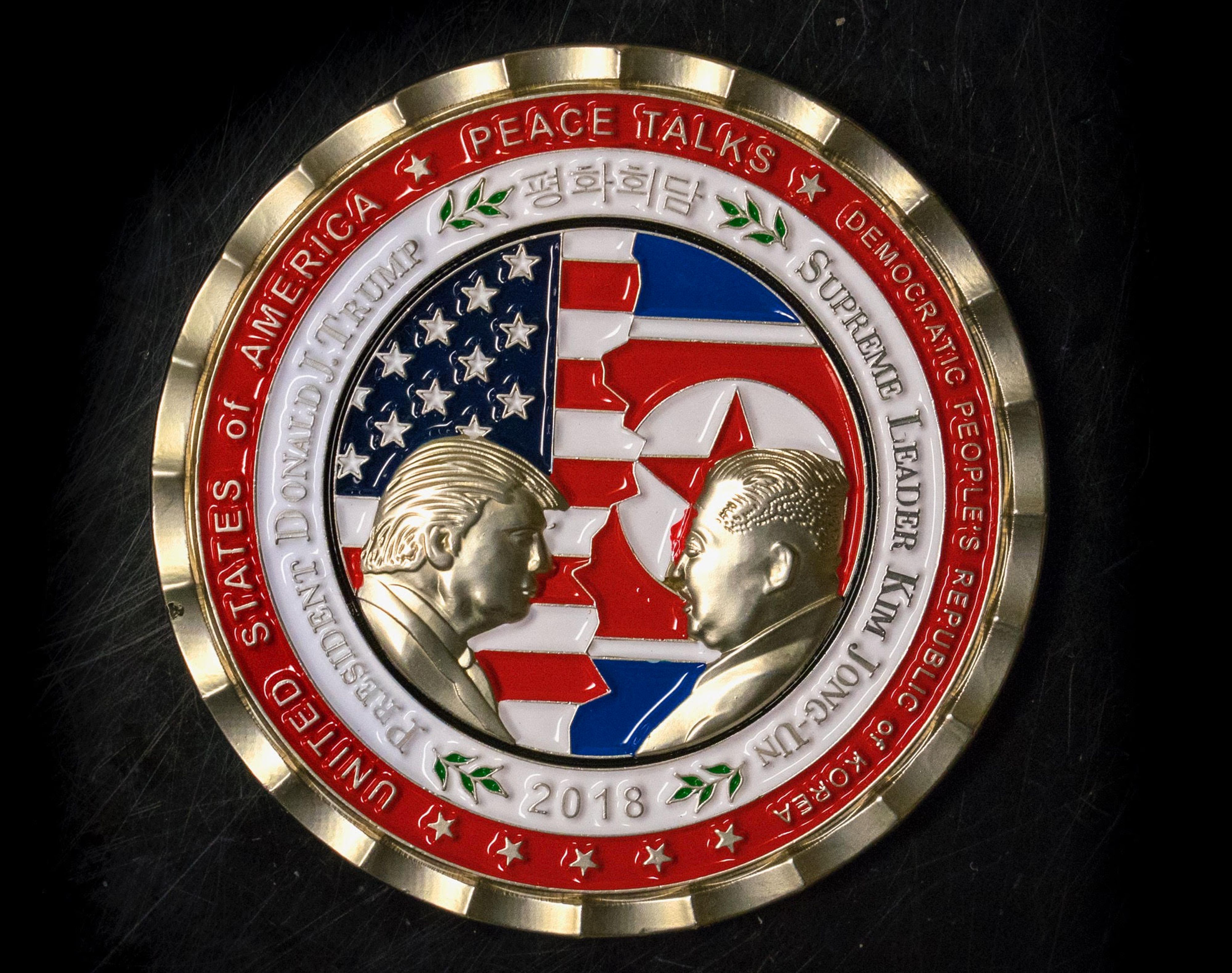 ميدالية بمناسبة القمة المرتقبة بين ترامب وكيم