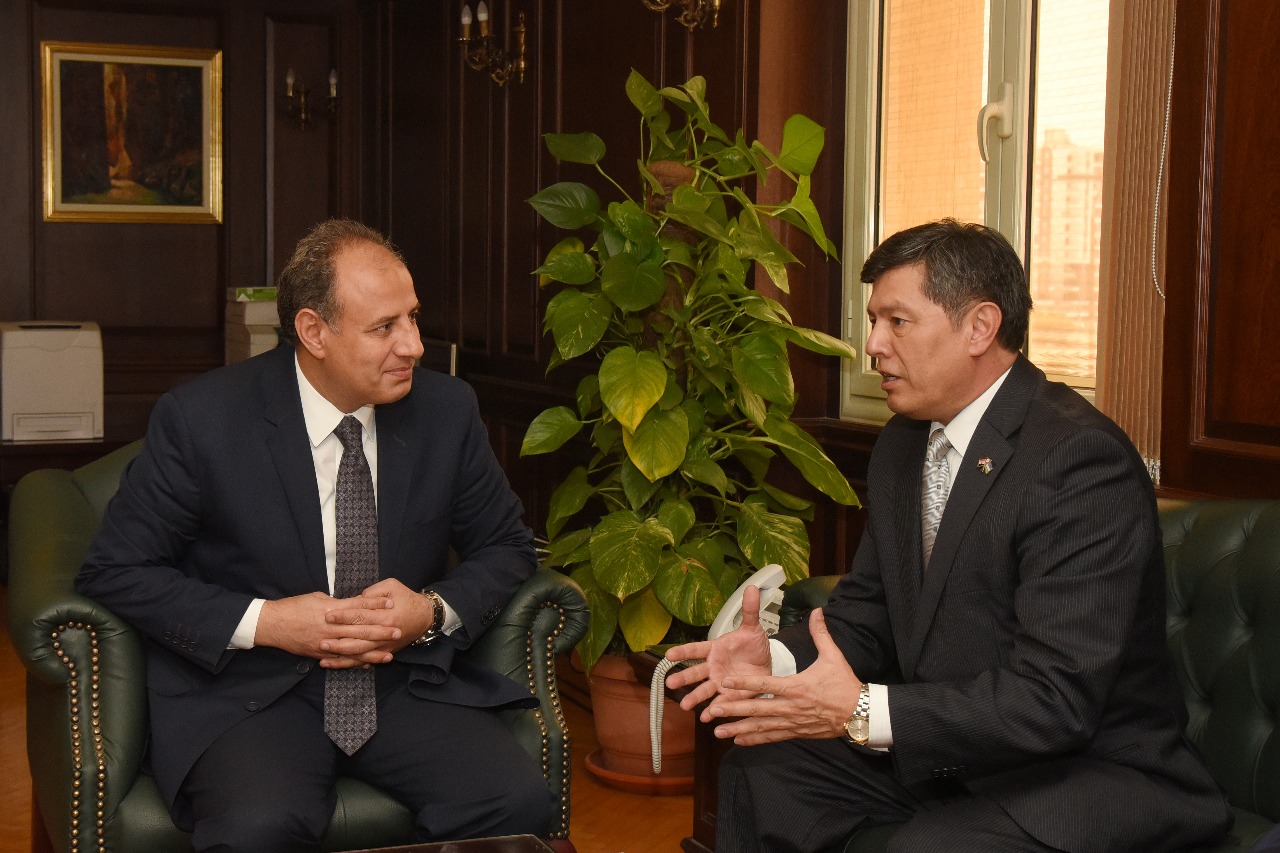 محافظ الإسكندرية يستقبل سفير أوزباكستان بالقاهرة  (7)