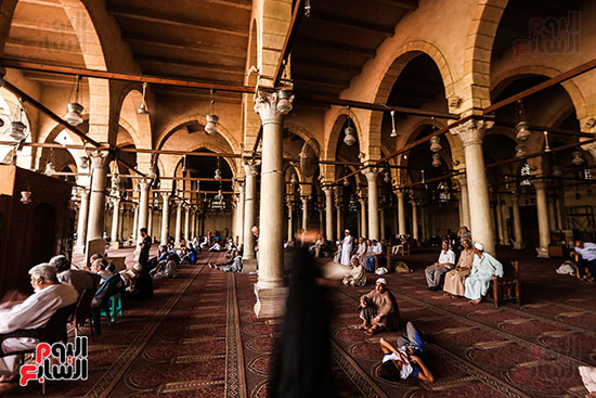 الصائمون يستمتعون بقضاء نهار رمضان فى المساجد  (23)