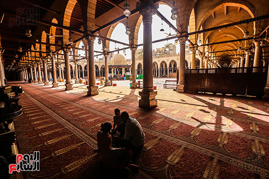 الصائمون يستمتعون بقضاء نهار رمضان فى المساجد  (16)