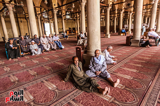 الصائمون يستمتعون بقضاء نهار رمضان فى المساجد  (20)