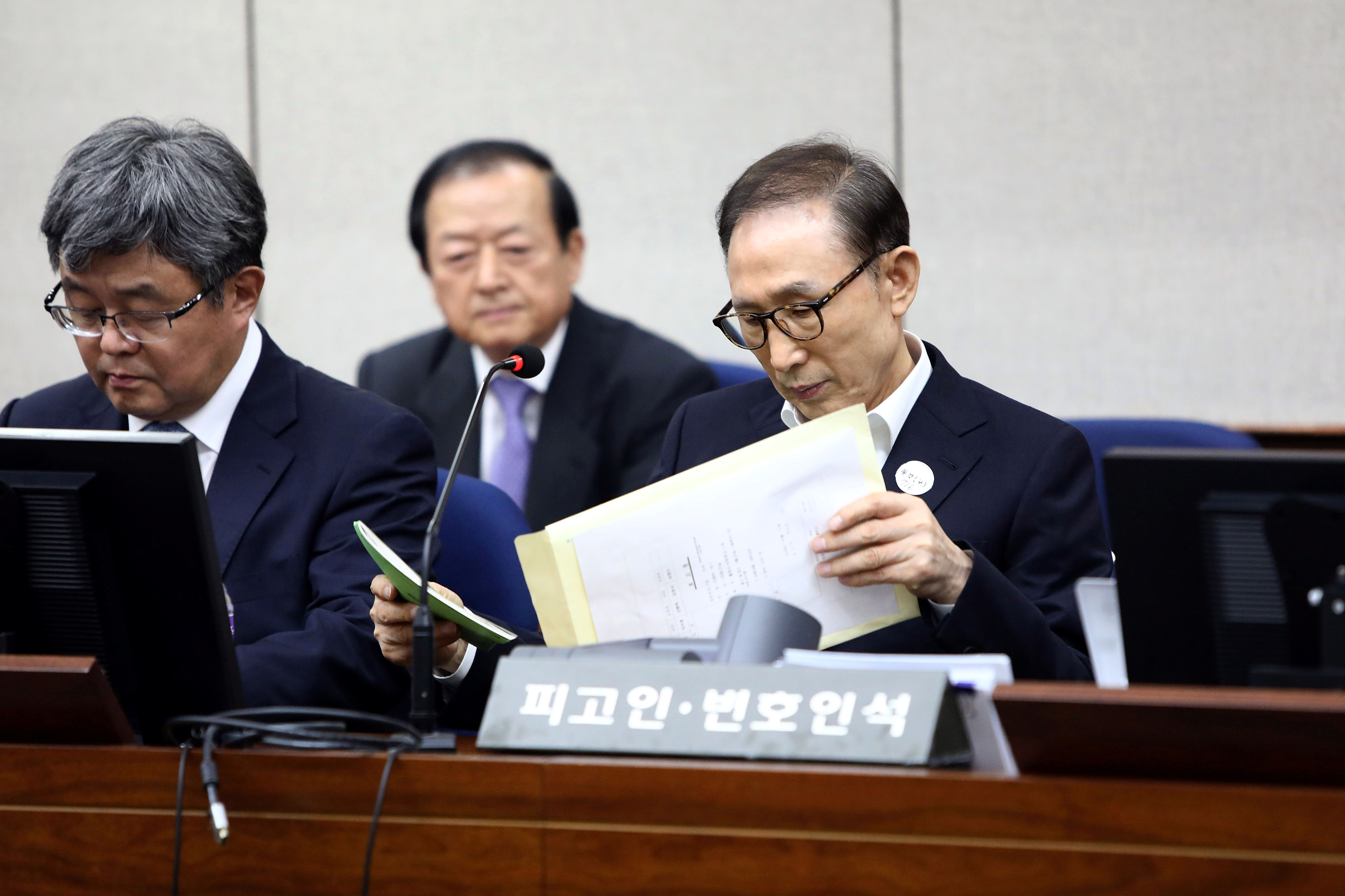 رئيس كوريا الجنوبية الأسبق خلال جلسة محاكمته بتهم فساد