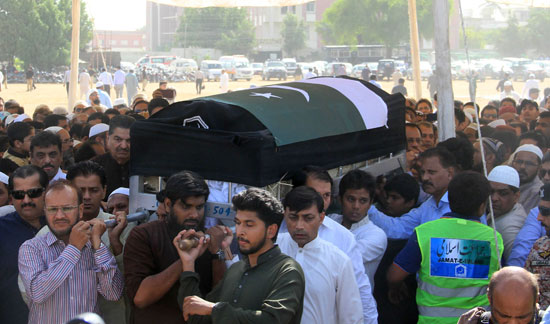 العشرات يشيعون جثمان طالبة باكستانية مقتولة بأمريكا