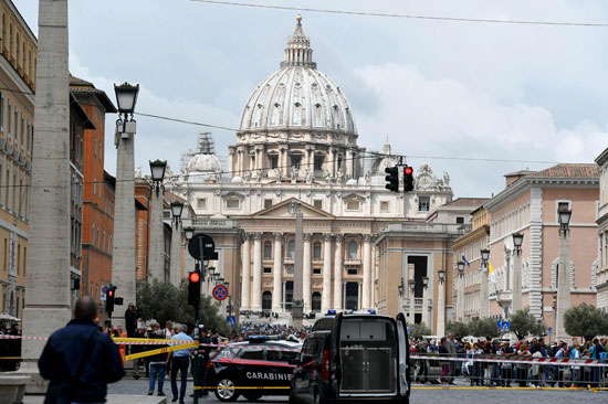 مواطنون خلف الحواجز بعد العثور على قنبلة قرب الفاتيكان