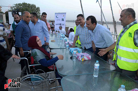 محافظ-الأقصر-يحضر-إفطار-مصر-الخير-لفئة-ذوي-الإعاقة-بالمدينة-(1)