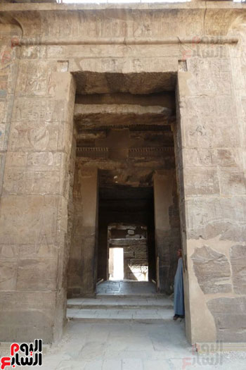  مدخل احدى مقصورات المعبد الفرعونية