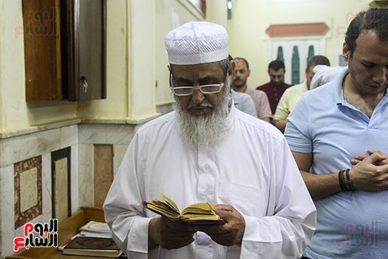 صور صلاة التراويح بمسجد مصطفى محمود (4)