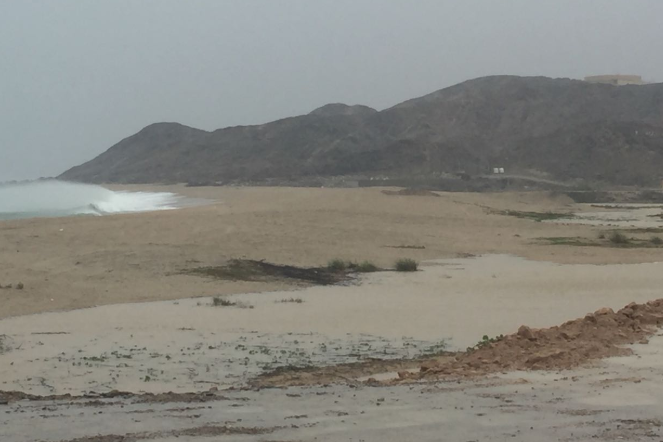 الإعصار علي سواحل عمان