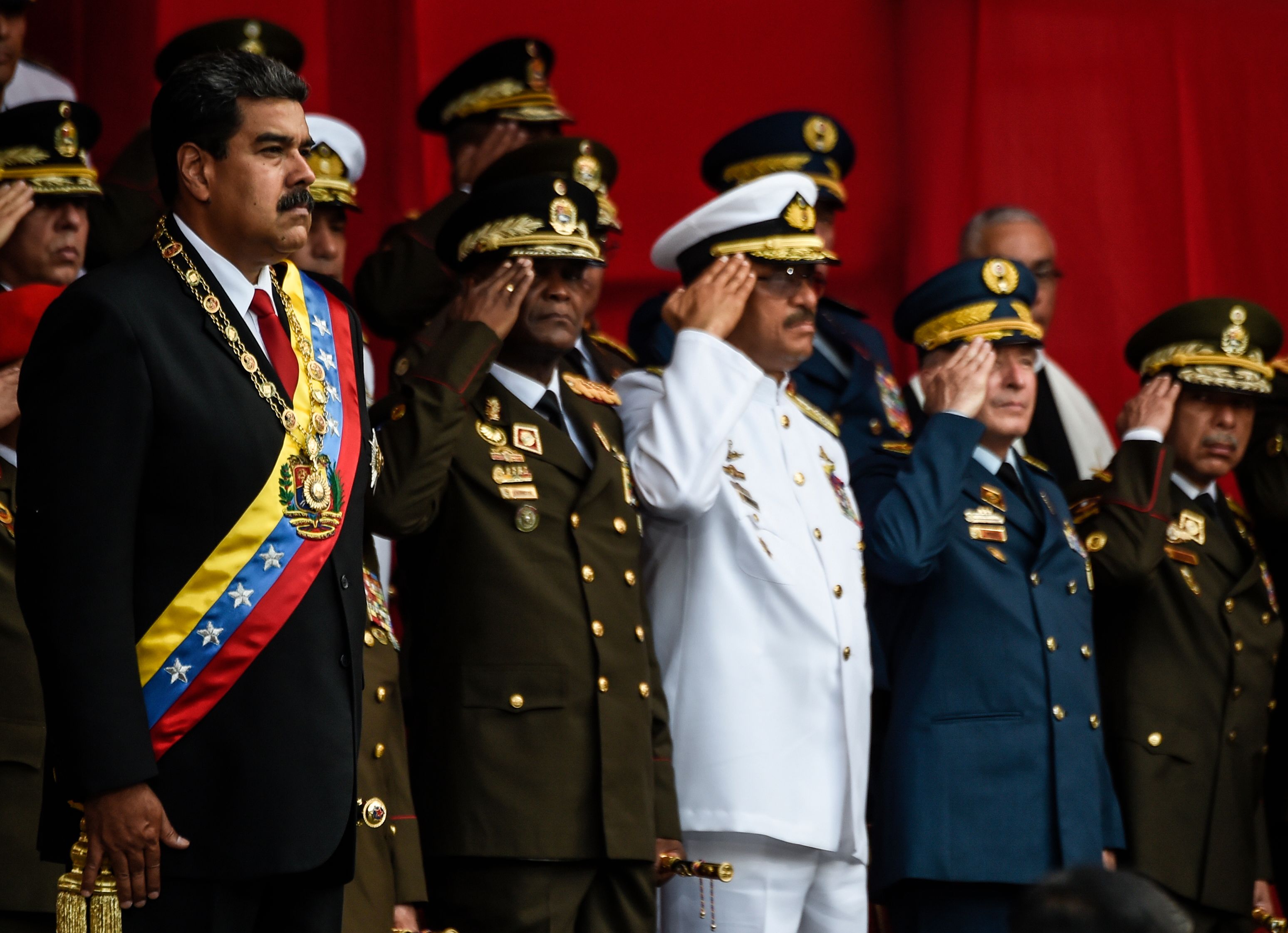 جانب من العرض العسكرى بحضور الرئيس الفنزويلى