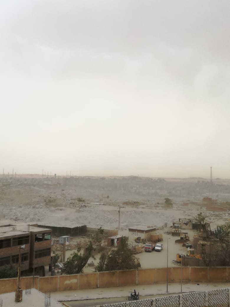 عاصفة ترابية جديدة تضرب محافظة أسوان  (2)