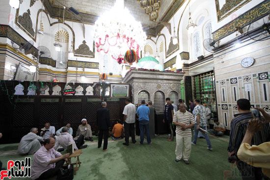 صلاة التراويح بمسجد السيدة زينب (21)