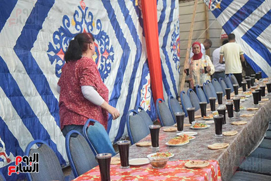 مشاركة الأجانب بالأقصر فى مائدة رمضانية بالأقصر