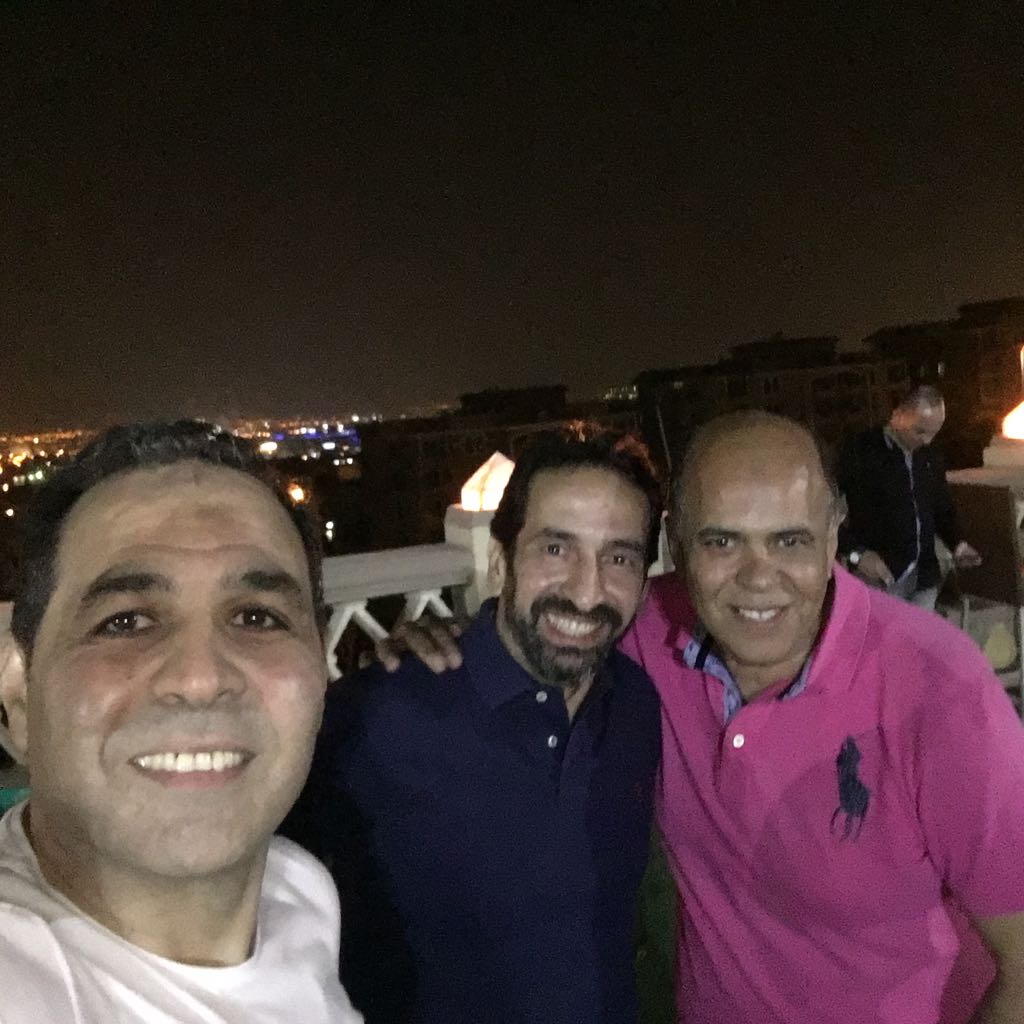 سيلفي تامر عبد الحميد مع وليد ماهر وهشام يكن فى سحور نجوم الزمالك