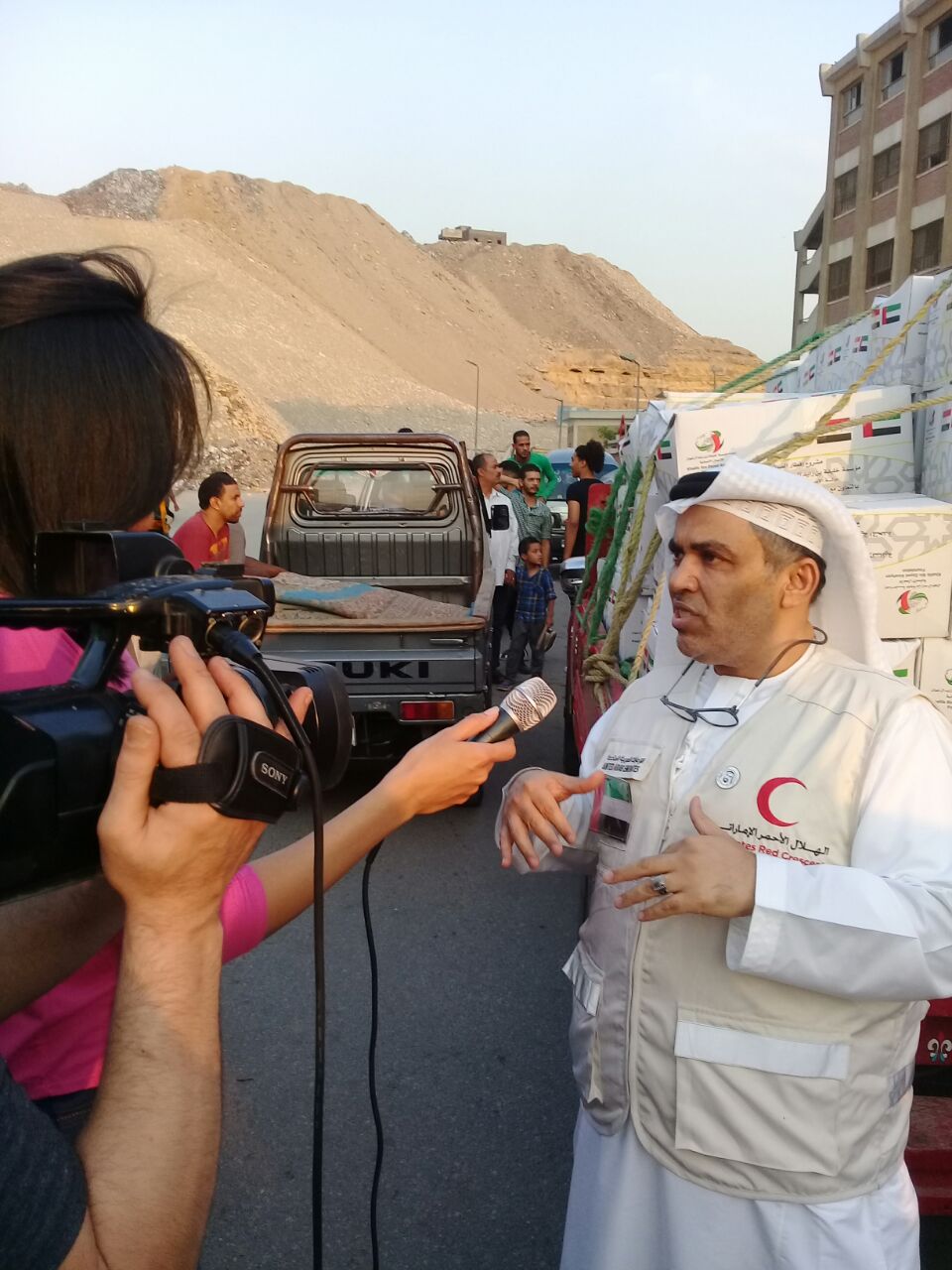 أنشطة متنوعة للهلال الأحمر الإماراتى بالقاهرة فى  رمضان (10)