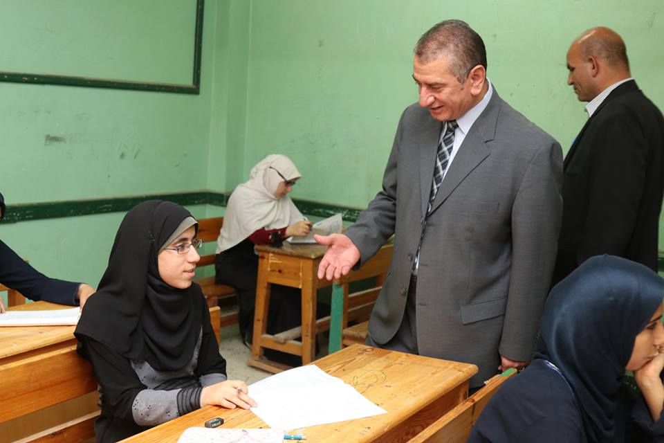   محافظ كفر الشيخ يتابع لجان الثانوية الأزهرية