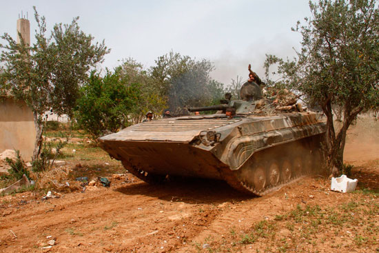 جانب من دبابات الجيش السورى 
