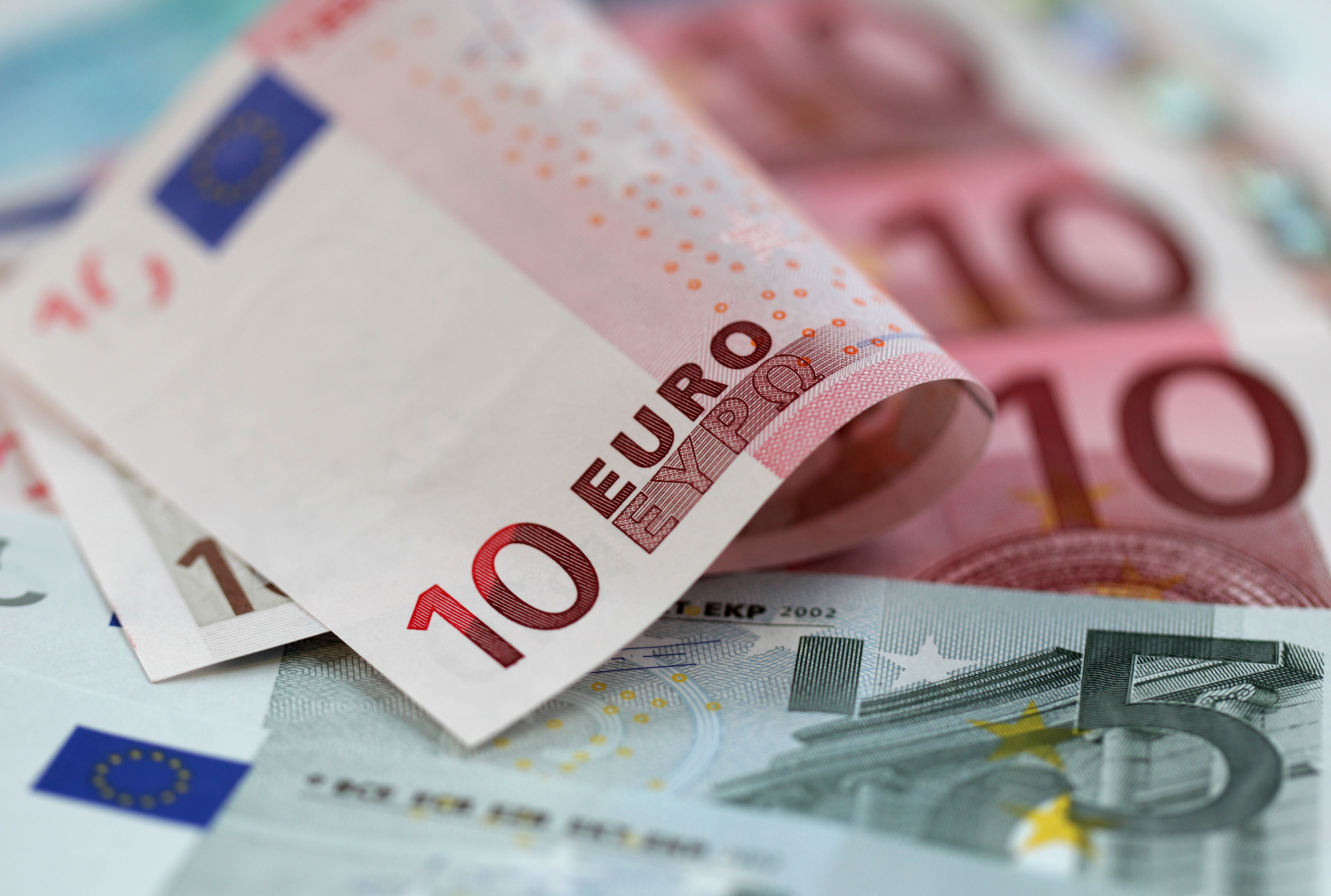 أسعار العملات اليوم الخميس 3 5 2018 استقرار الدولار وتراجع اليورو