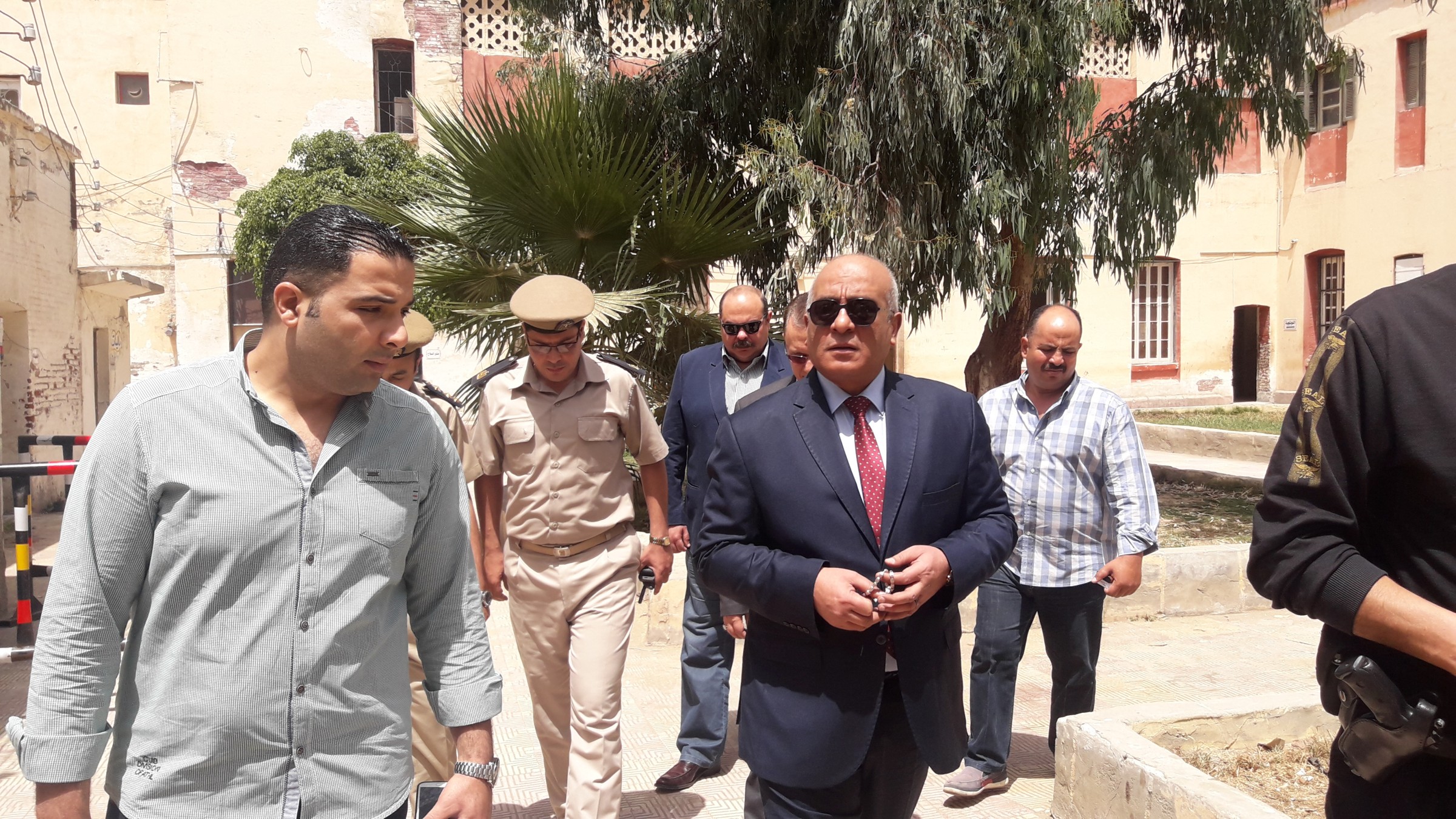 1 رئيس امن البحيرة خــلال جولته التفقدية 1 رئيس امن البحيرة خــلال جولته التفقدية