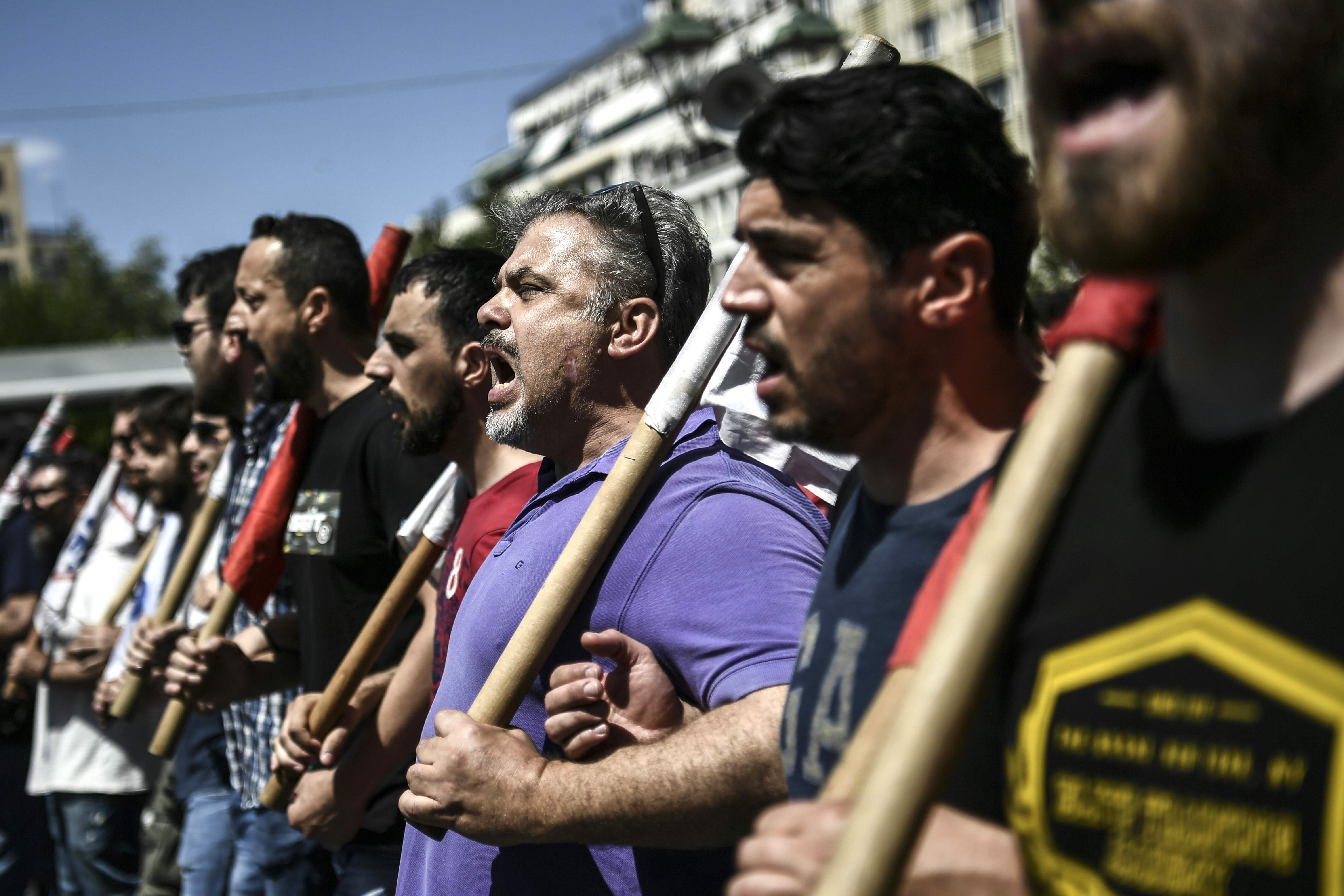 مظاهرات غاضبة فى اليونان ضد سياسات الإنقاذ المالى